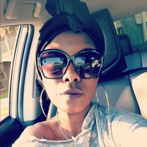 Meet your Posher, Alexandria